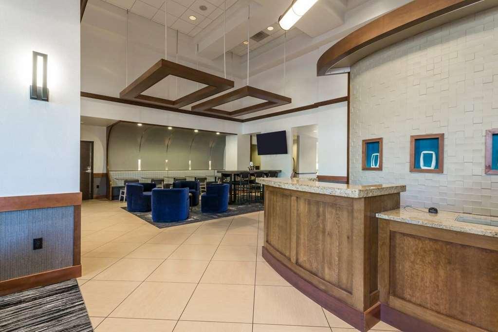 Hyatt Place Phoenix-North Interior photo