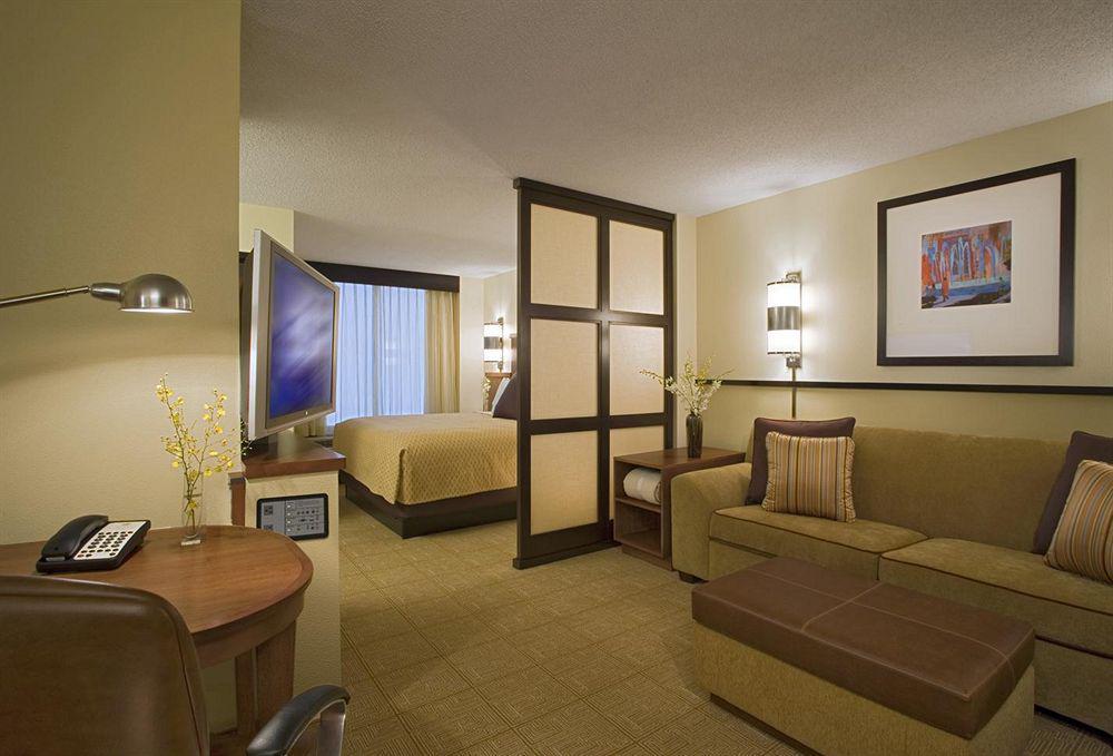Hyatt Place Phoenix-North Room photo